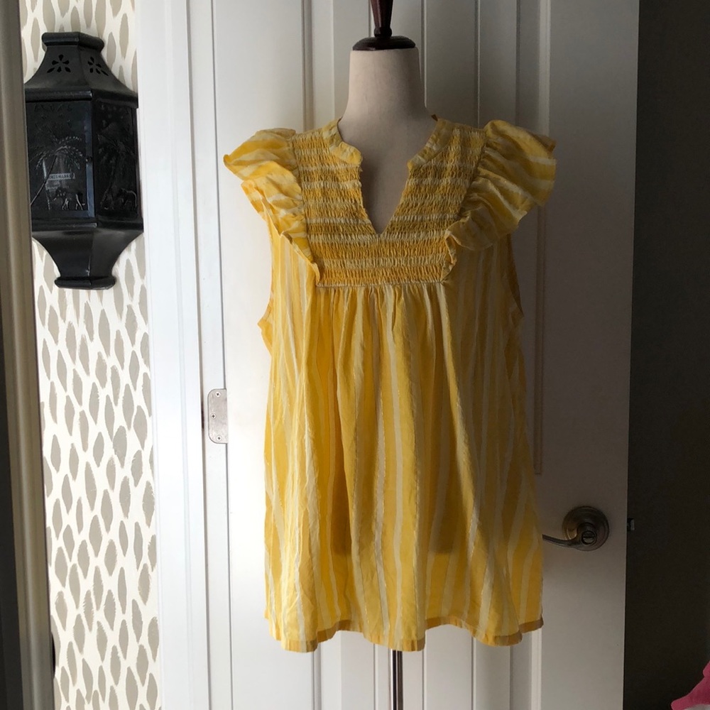 Lively yellow top